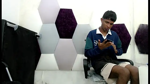 Mick storm online show from 11-26-25, 06:08