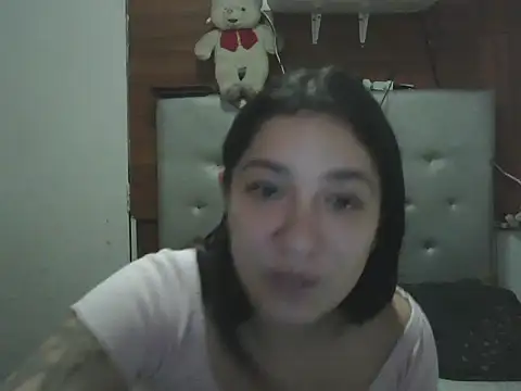 Snapshot of Doll_Melody chatting on 10-12-25, 01:56 Doll Melody online show from 10-12-25, 01:56