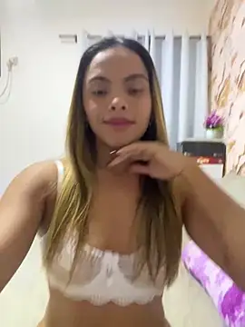safadinhaquenteW online show from 06-12-26, 01:47