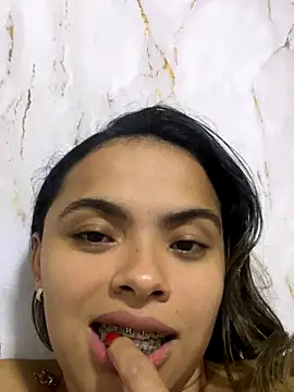 Snapshot of safadinhaquenteW chatting on 10-19-25, 02:03 safadinhaquenteW online show from 10-19-25, 02:03