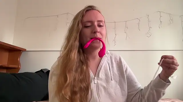 Pattyworld69 online show from 05-27-26, 04:25