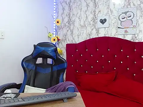  Danna Milf  online show from 11-05-25, 02:09