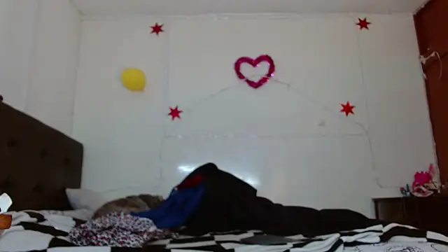 Snapshot of picante70_ chatting on 10-25-25, 10:47 picante70  online show from 10-25-25, 10:47