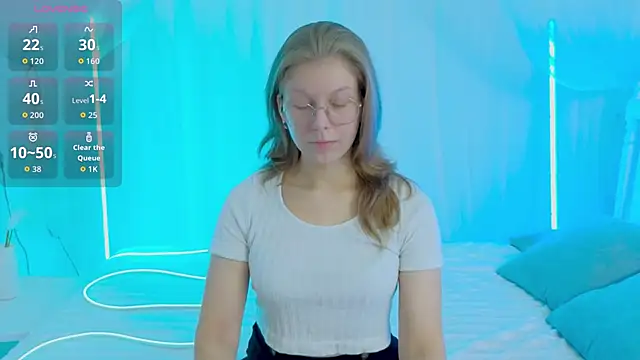 Snapshot of Angelie__Eyes chatting on 10-18-25, 02:08 Angelie Eyes online show from 10-18-25, 02:08