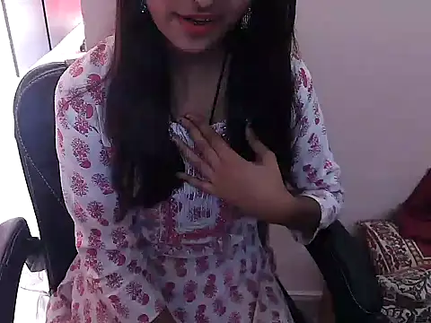 Snapshot of notty_heena chatting on 10-13-25, 04:47 notty heena online show from 10-13-25, 04:47