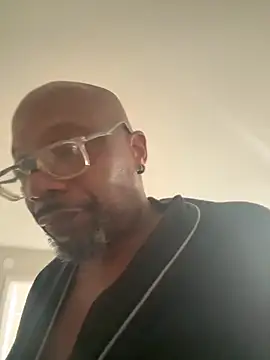 Nolaboyz online show from 04-10-26, 08:27