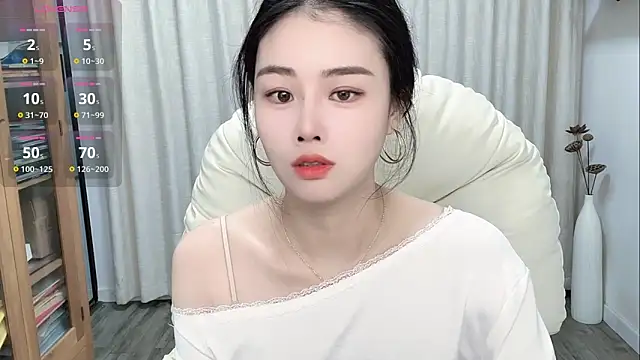 Snapshot of XFDLL-BAOBEI chatting on 10-17-25, 01:31 XFDLL-BAOBEI online show from 10-17-25, 01:31