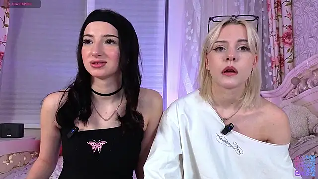 Snapshot of ariyour chatting on 03-26-26, 01:42 ariyour online show from 03-26-26, 01:42