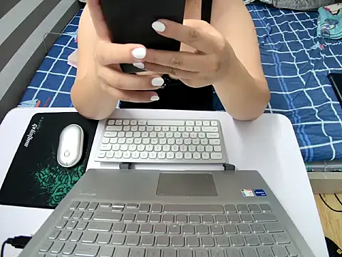 Hanna Mina online show from 11-02-25, 01:54