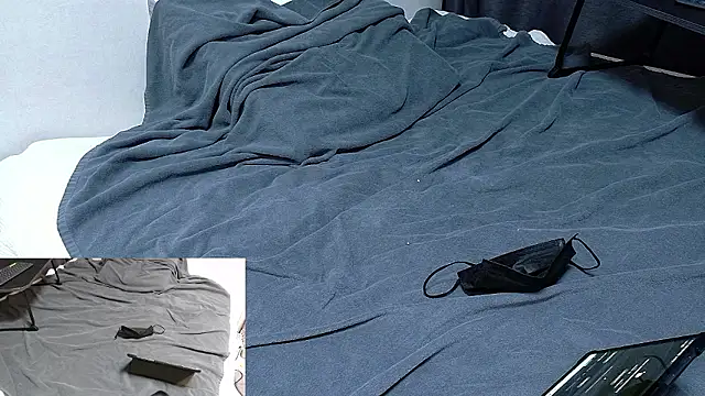 koreanboy2341 online show from 12-18-25, 02:43