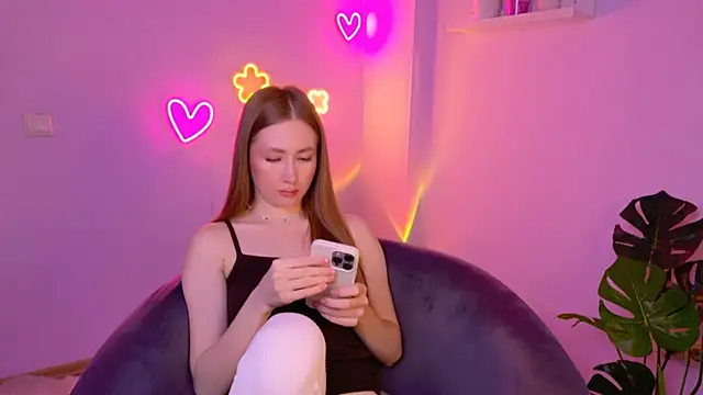 EllyColins online show from 05-31-26, 02:50