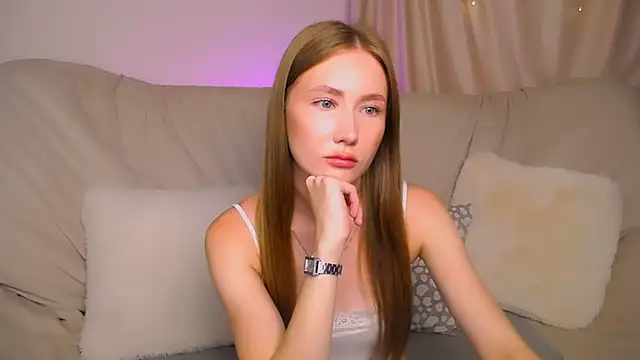 Snapshot of EllyColins chatting on 07-18-26, 03:15 EllyColins online show from 07-18-26, 03:15