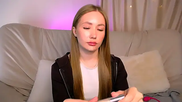 EllyColins online show from 05-26-26, 03:26
