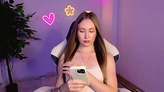 Snapshot of EllyColins chatting on 07-08-26, 03:19 EllyColins online show from 07-08-26, 03:19
