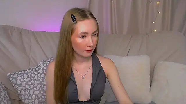 EllyColins online show from 11-19-25, 03:06