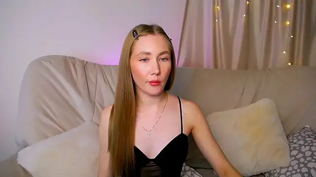 EllyColins online show from 11-30-25, 02:56