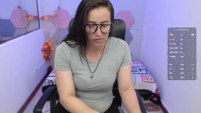 Lui Fer01 online show from 10-15-25, 10:34
