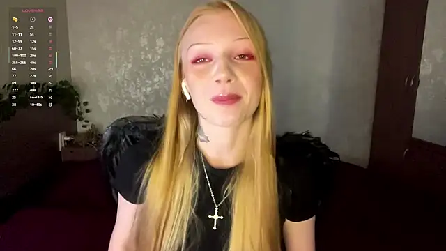 Iamlylu online show from 10-31-25, 05:26