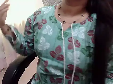 Snapshot of SexyRani2000 chatting on 05-07-26, 05:33 SexyRani2000 online show from 05-07-26, 05:33