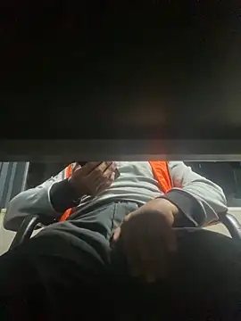 Snapshot of arasazgin chatting on 10-21-25, 04:39 arasazgin online show from 10-21-25, 04:39