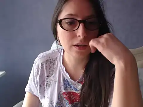 LuckyLisa23 online show from 04-22-26, 09:38
