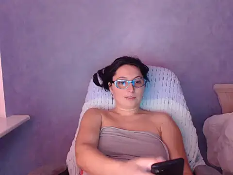 LuckyLisa23 online show from 02-05-26, 05:42