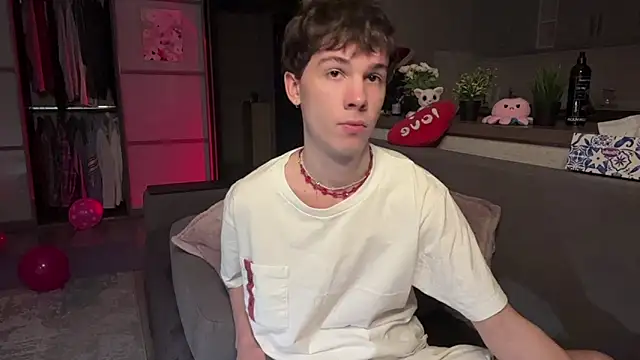 Jeremy1Scott online show from 12-02-25, 09:38