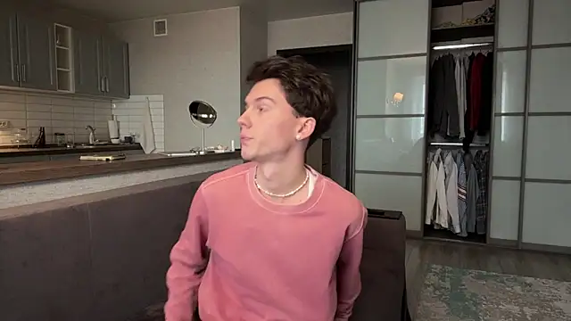 Jeremy1Scott online show from 11-08-25, 07:01