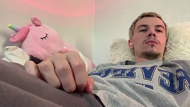 Jeremy1Scott online show from 08-03-26, 07:38