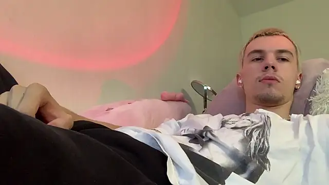 Jeremy1Scott online show from 07-19-26, 06:22