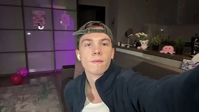 Jeremy1Scott online show from 11-25-25, 03:29