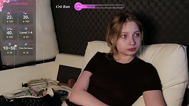 Snapshot of Fluffy_Cloude chatting on 06-28-26, 01:56 Fluffy Cloude online show from 06-28-26, 01:56