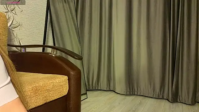 MissPompadure online show from 03-09-26, 08:34