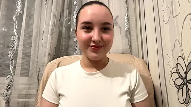 Snapshot of DaisyMolly chatting on 10-17-25, 09:16 DaisyMolly online show from 10-17-25, 09:16