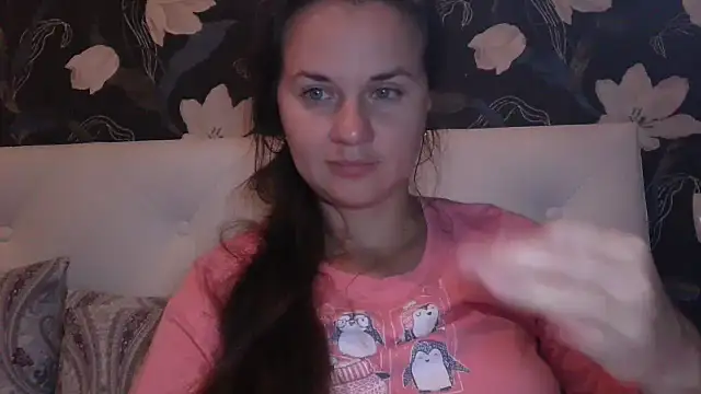 GiaaCaranggi online show from 10-19-25, 07:05