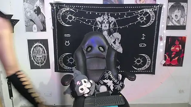 SweetDevil777  online show from 11-18-25, 08:23