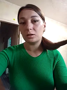 HollyDollsi online show from 10-16-25, 07:27