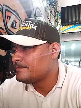 Snapshot of sexyandres_23 chatting on 06-04-26, 04:11 sexyandres 23 online show from 06-04-26, 04:11
