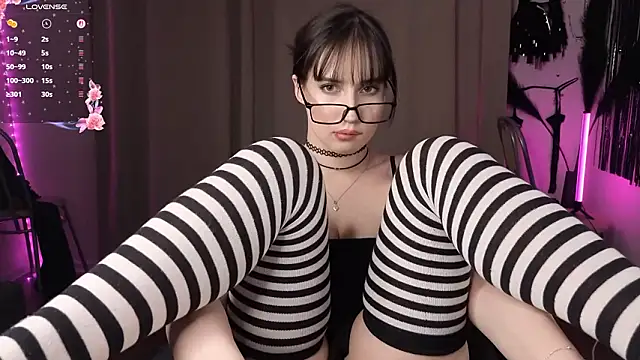 Snapshot of nikabloom chatting on 02-27-26, 04:29 nikabloom online show from 02-27-26, 04:29