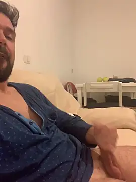 Snapshot of ReDiBastoni90 chatting on 02-04-26, 06:03 ReDiBastoni90 online show from 02-04-26, 06:03