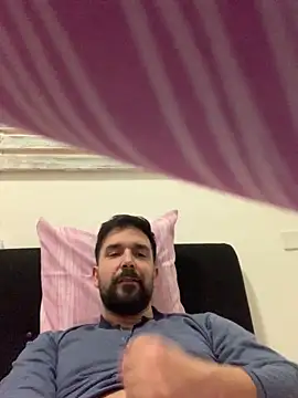 Snapshot of ReDiBastoni90 chatting on 02-05-26, 11:11 ReDiBastoni90 online show from 02-05-26, 11:11