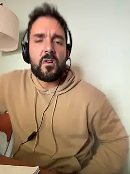 Snapshot of ReDiBastoni90 chatting on 10-21-25, 08:36 ReDiBastoni90 online show from 10-21-25, 08:36