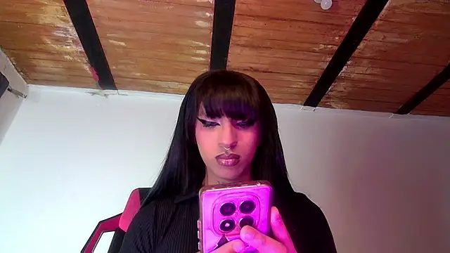 Snapshot of Trix_ebony chatting on 10-16-25, 01:03 Trix ebony online show from 10-16-25, 01:03
