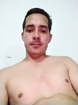 Snapshot of David_man33 chatting on 10-16-25, 04:32 David man33 online show from 10-16-25, 04:32