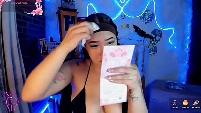 Lizz martins online show from 10-14-25, 01:50