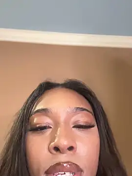 Snapshot of carsoncash chatting on 11-22-25, 06:23 carsoncash online show from 11-22-25, 06:23