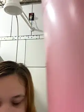 ruivinhadancer online show from 12-21-25, 04:36