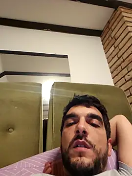 Snapshot of SamoSkupo chatting on 10-20-25, 02:57 SamoSkupo online show from 10-20-25, 02:57