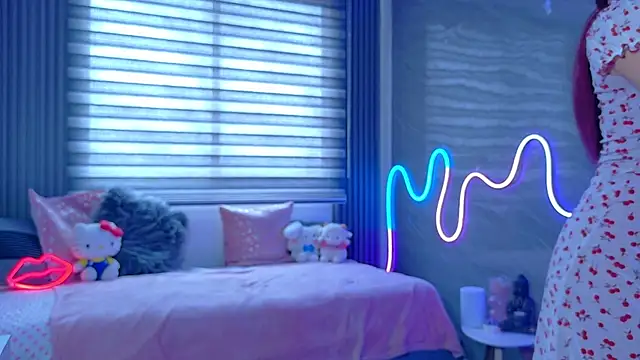 Naaomi cute online show from 11-14-25, 05:27