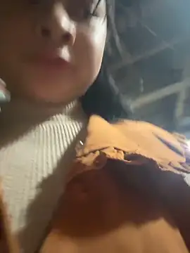 Linh-xxx online show from 11-10-25, 10:53